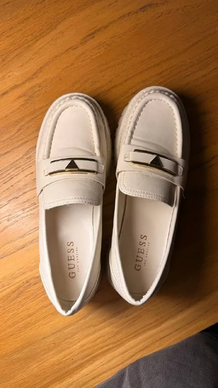 Белые лоферы Guess 1