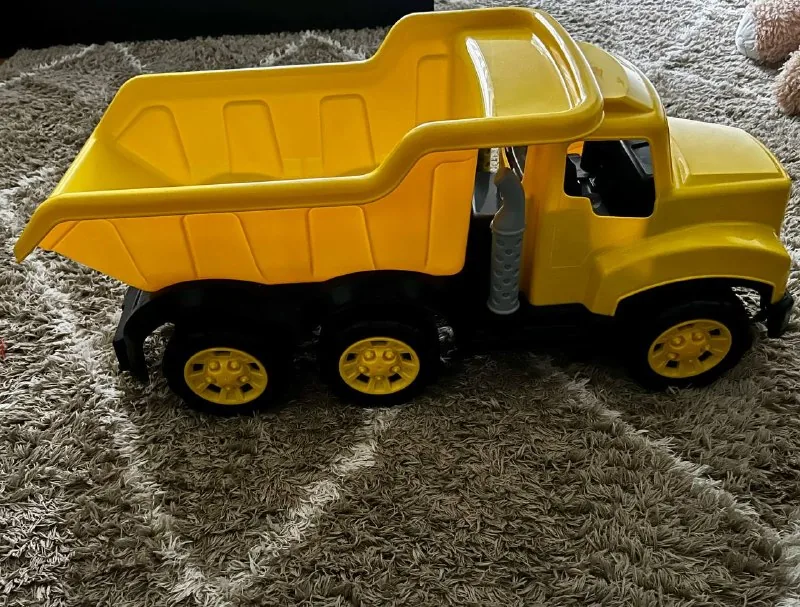 Грузовик игрушечный 1
