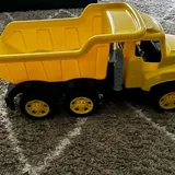 Грузовик игрушечный 1