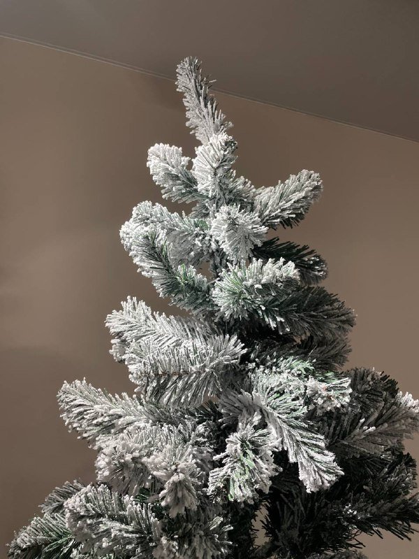 Ёлка искусственная 210см с эффектом снега 3