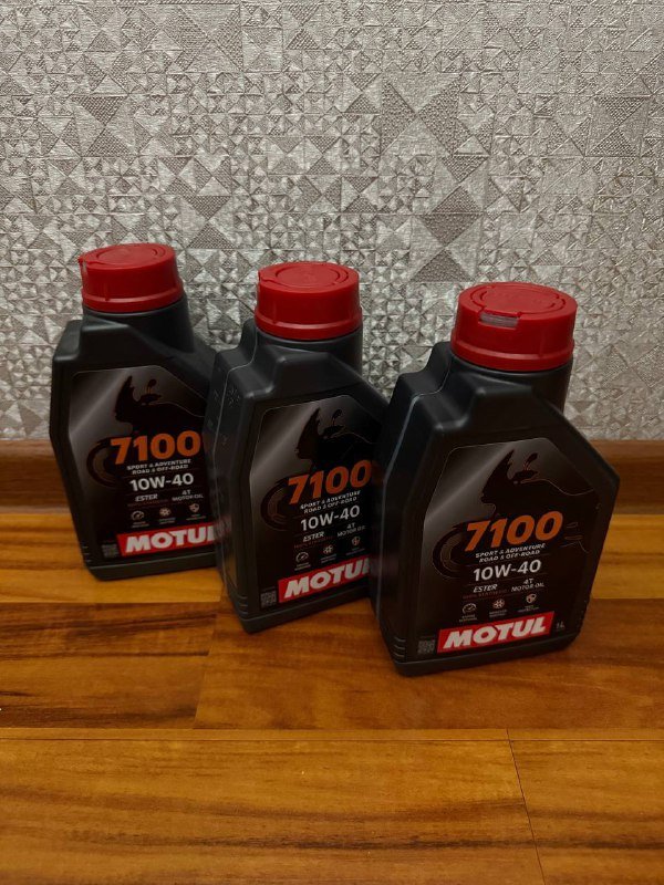 Масло Motul 7100 10w40 3 литра