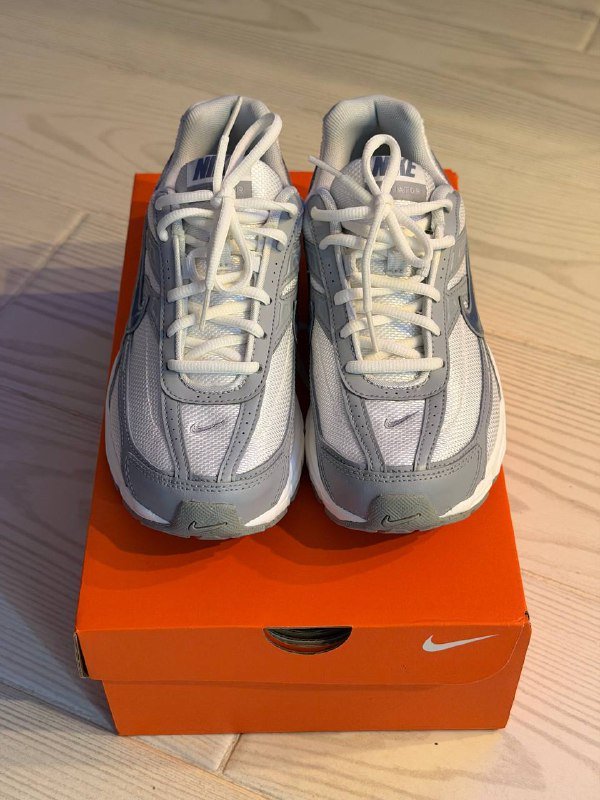 Женские кроссовки Nike Initiator 2