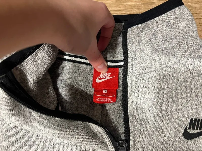 მამაკაცის Nike-ის სვიტშოტი 1