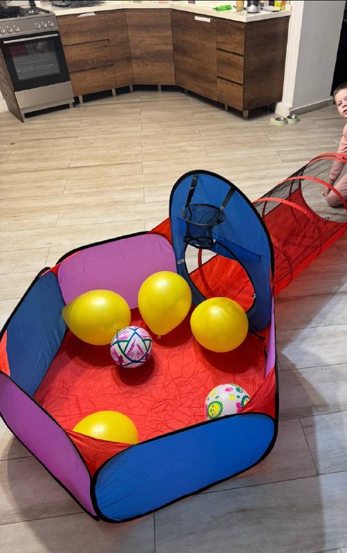 Лабиринт, Палатка 2