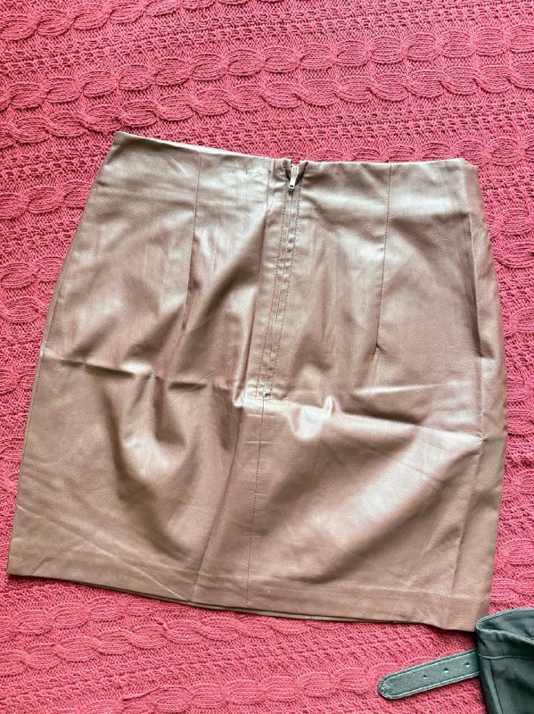 Пиджак, футболка, юбка-трапеция, укороченный свитер, кожаная юбка H&M 10