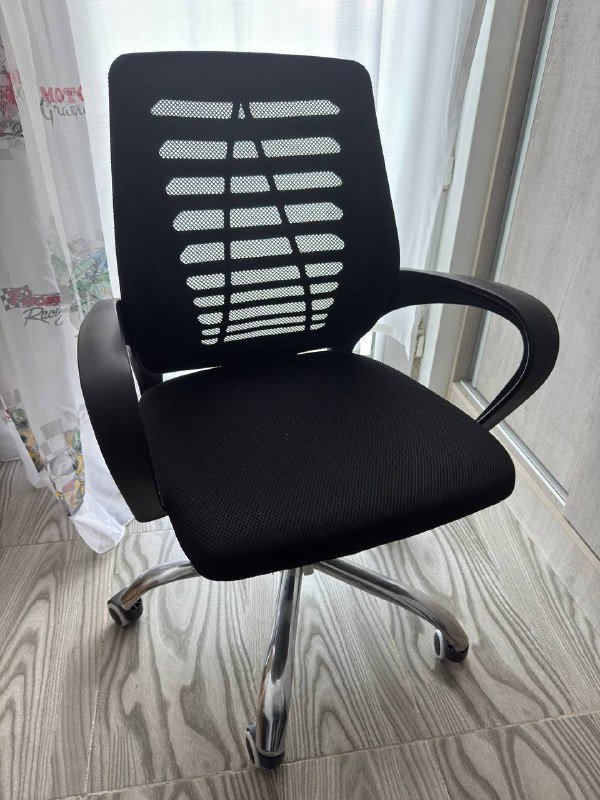 Офисное кресло