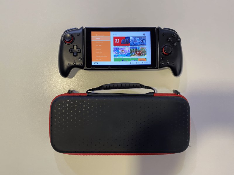 Nintendo Switch с аксессуарами и играми