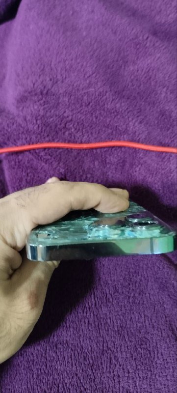 Iphone 13 Pro с разбитым экраном и корпусом 6