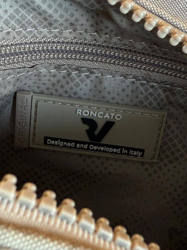 Энергомичные сумочки RonCato для путешествий черная и бежевая 6