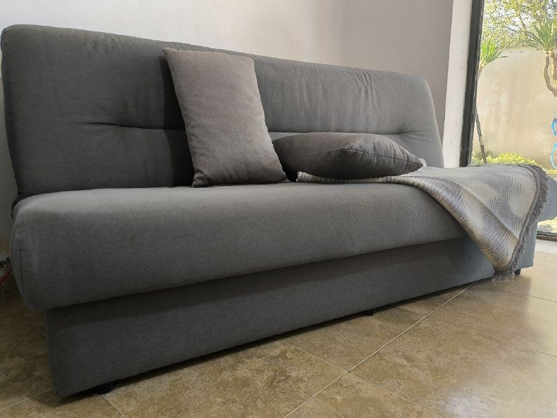 Диван, комод, раскладной стол, телевизор 2