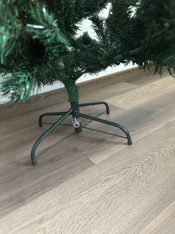 Новогодняя искусственная ёлка 1.5м с гирляндой 3