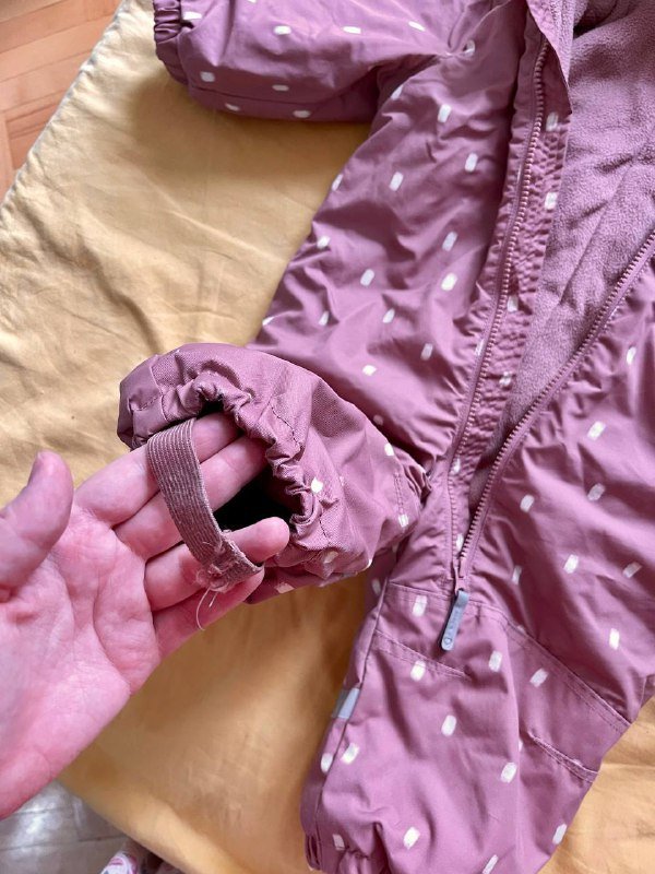 Два зимних комбинезона для малышей мальчика и девочки 7