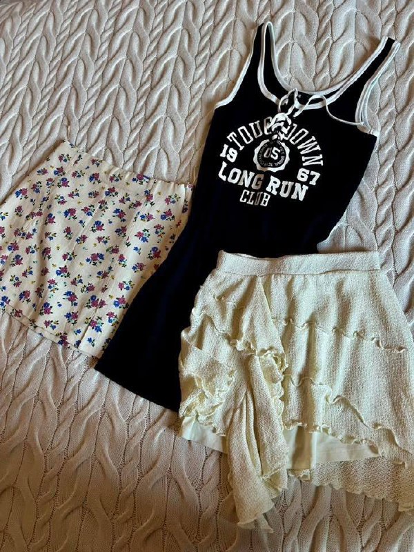 юбка Zara, платье и юбка Bershka, джинсы Adidas XS/S