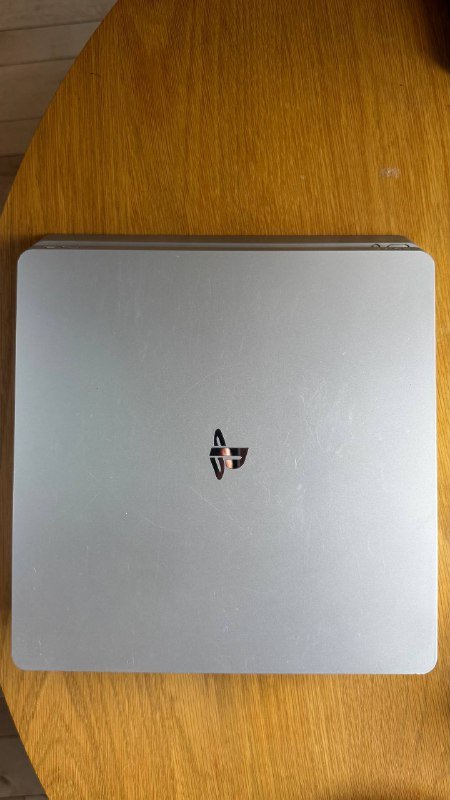 PS4 slim silver 500 GB, зарядная станция для джойстиков
