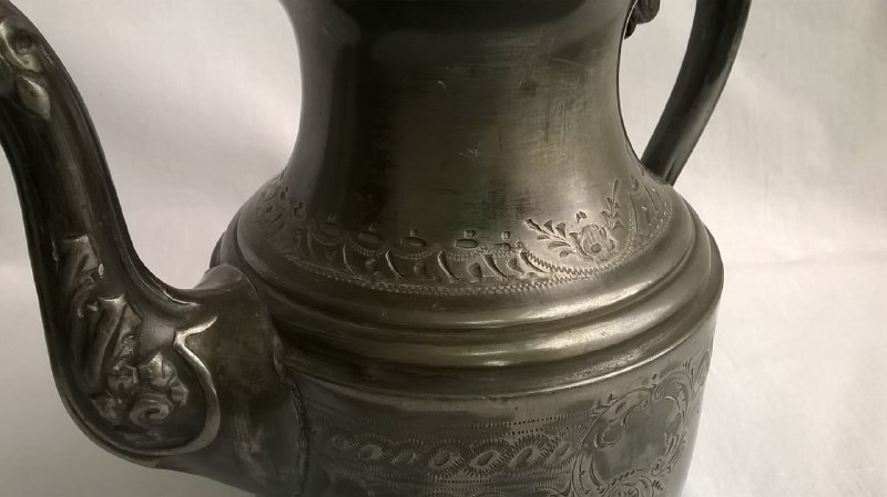 Старинный заварочный чайник с дельфином на крышке 8