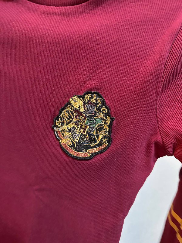 Красная водолазка с открытой спиной, кардиган, боди с воланами, лонгслив Гарри Поттера, платье 7