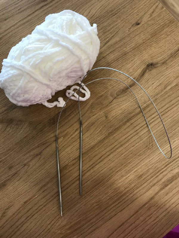 Нитки, иголки, ножницы, сантиметр, напальчник, пуговицы, спицы, нитки для вязания, бисер набор