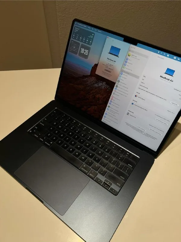 Apple MacBook Air 15 inch M3 Midnight 1