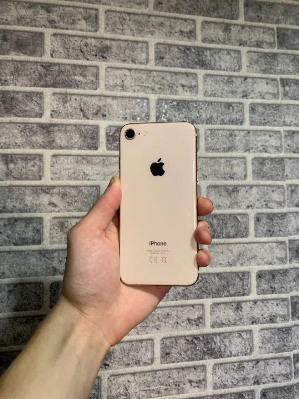 iPhone 8 256 ГБ золотой 1