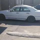 Mercedes-Benz C230 3