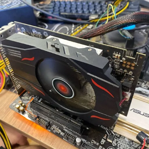 AMD Radeon RX 550 4GB видеокарта