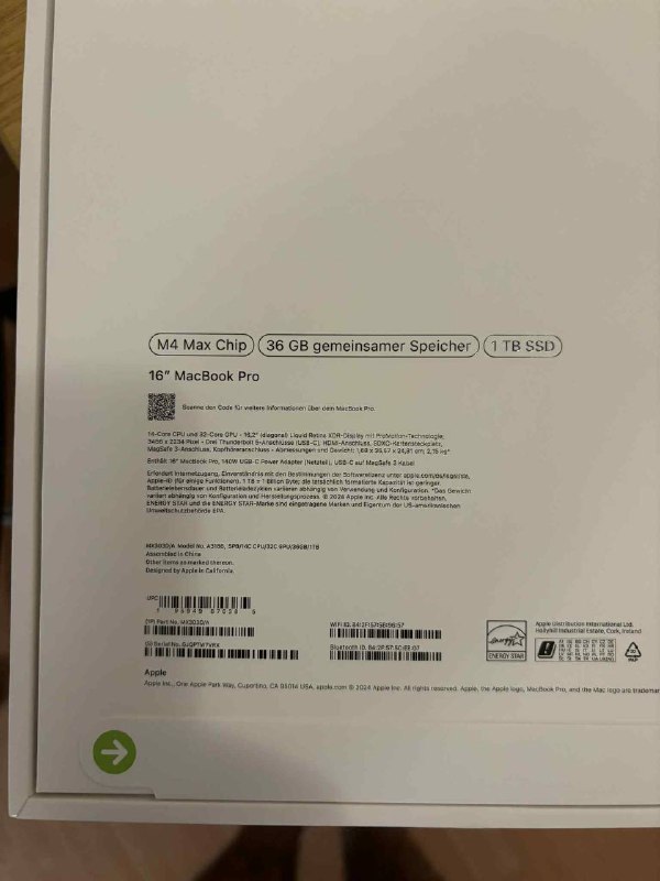 MacBook Pro 16" m4 max chip 36GB 1TB SSD