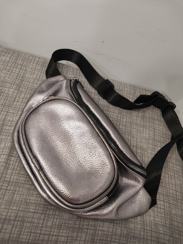 поясная сумочка бананка серебристая