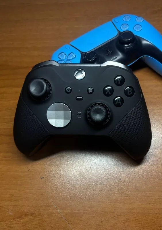 Xbox Elite 2 gamepad 1
