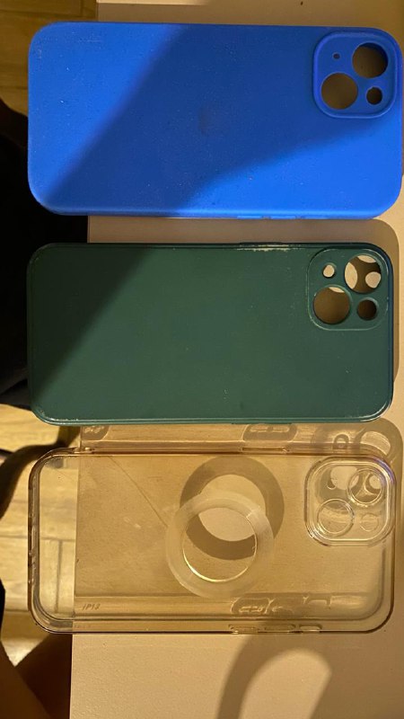 Чехлы на iPhone 13