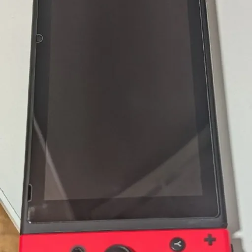 Nintendo Switch с улучшенным аккумулятором и аксессуарами