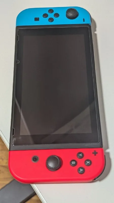 Nintendo Switch с улучшенным аккумулятором и аксессуарами 1