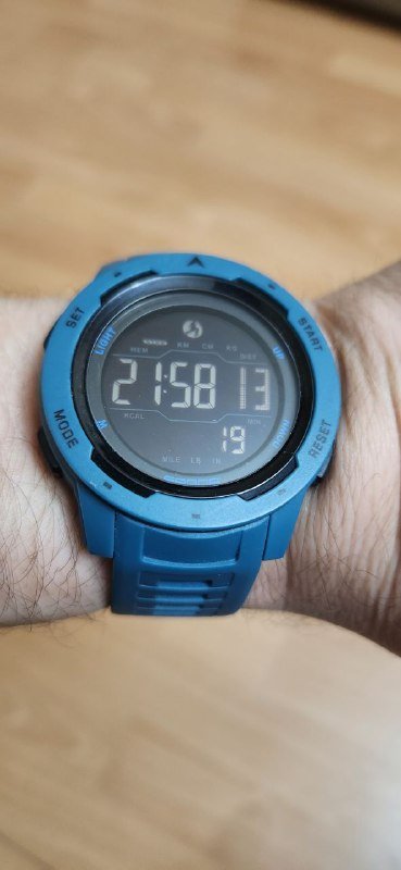 Наручные водостойкие часы с шагомером и подсветкой 2