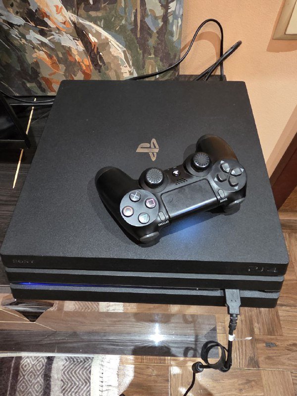 Sony PlayStation 4 Pro 1TB, геймпад, игры