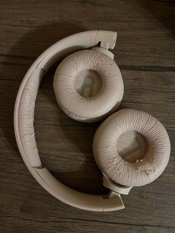 Лампочки, волейбольный мяч, наушники JBL Tune, лампа, микрофон, кулеры, процессор, L Аргинин 5