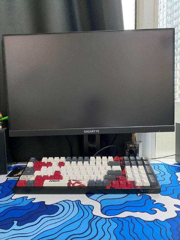 Стационарный компьютер, монитор, клавиатура 2