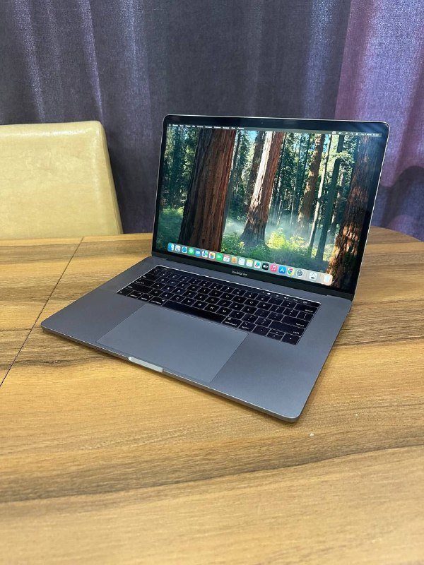 MacBook Pro 15 2018 i9 32GB 1TB RX 560X