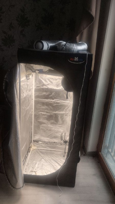 Growbox палатка с лампой и фильтром угольным, удобрения