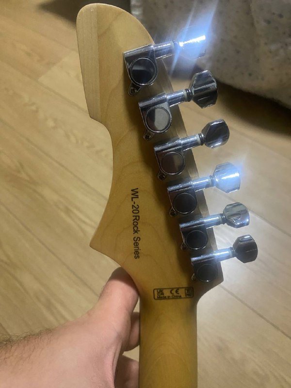 Электрогитара Harley Banton WL-20Rock с аксессуарами 2