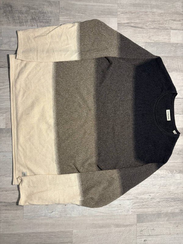 Мужская одежда разные размеры свитеры, футболки, шорты 2