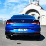 Hyundai Elantra SEL 5