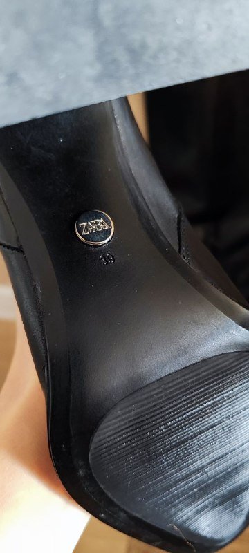 Кожаные сапоги ZARA 39 размер 4