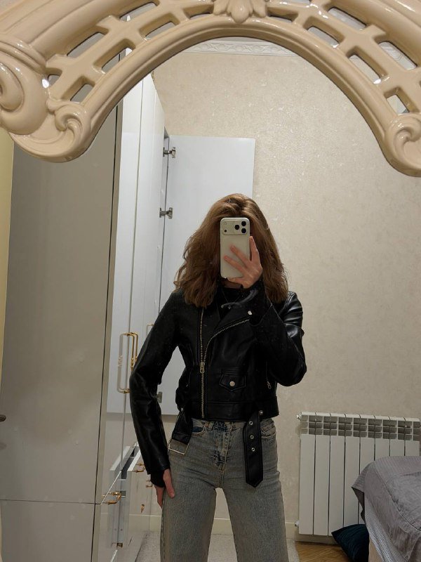 черная куртка, боди