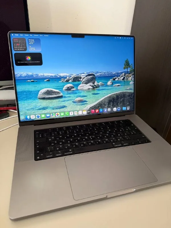 MacBook Pro 16” M1 Pro 32 GB 1