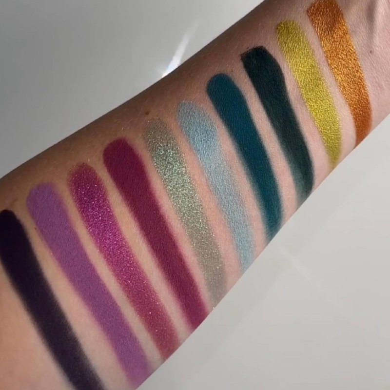 Палетка теней Melt Cosmetics Halloween Town limited edition 4