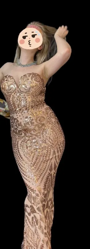 Mermaid dress with a sequin pattern 1