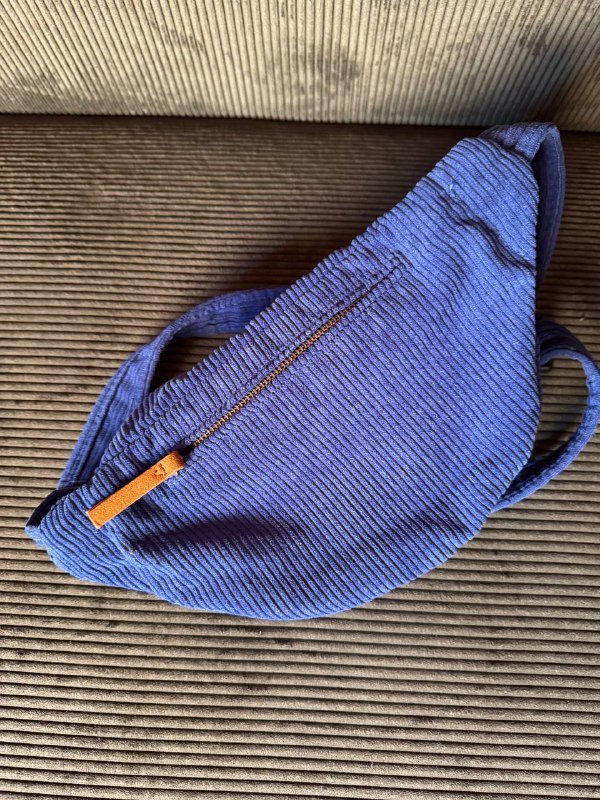 Поясная сумка из вельвета синяя 2