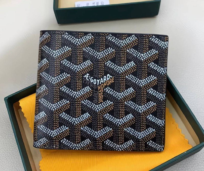 Кошельки Goyard разных цветов