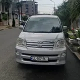 Toyota Noah 2004 2