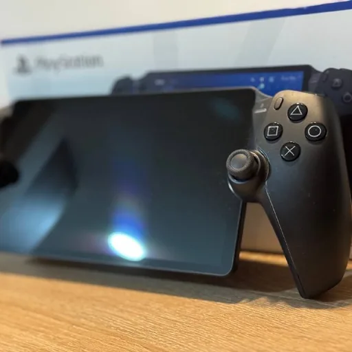PlayStation Portal, оригинальный контроллер, зарядный кабель, коробка