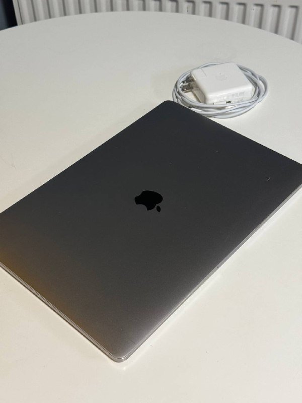 MacBook Pro 2018 i9 16 gb 500 SSD 2